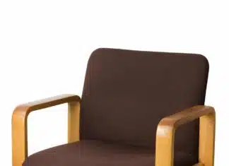 Chaise en bois, métal, synthétique : laquelle choisir pour embellir son intérieur ?